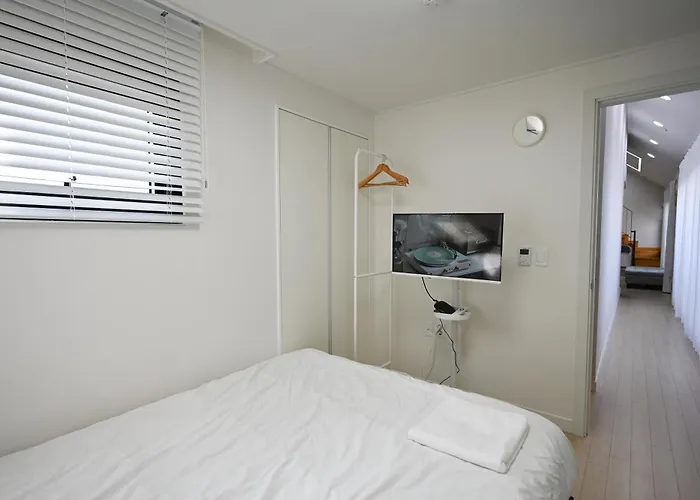 4br, Max 12ppl, 7 Mins To Kspo, Terrace *